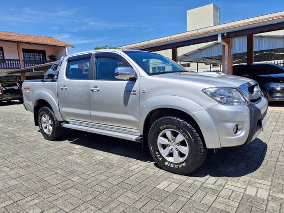 TOYOTA HILUX 3.0 SR 4X4 CD 16V TURBO INTERCOOLER DIESEL 4P MANUAL TOYOTA HILUX 3.0 SR 4X4 CD 16V TURBO INTERCOOLER DIESEL 4P MANUAL
